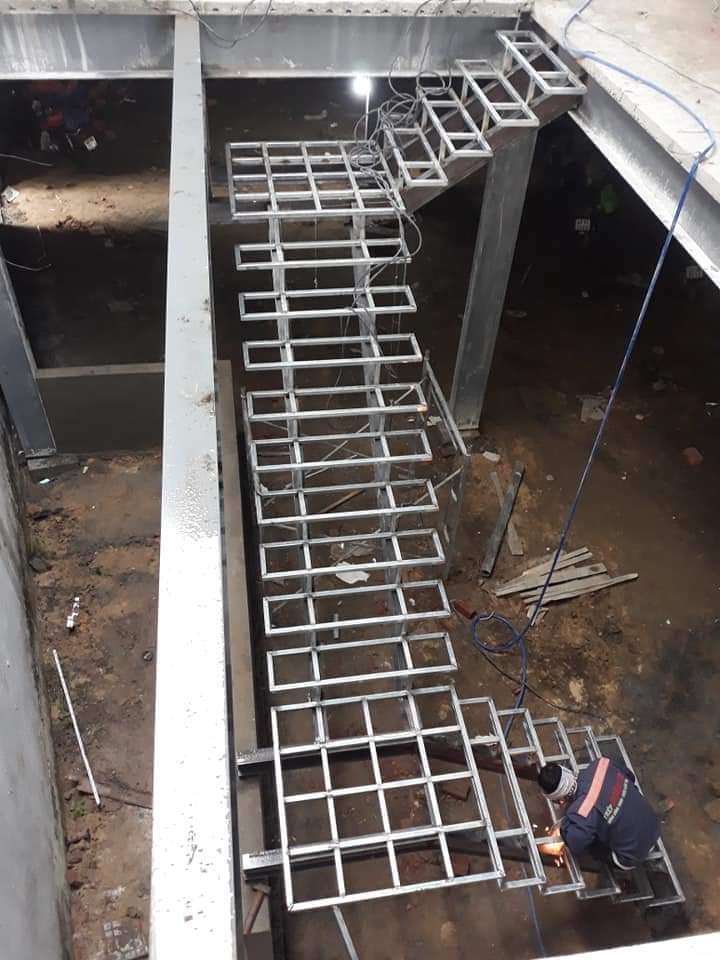 Thi công lắp lan can, cầu thang sắt tại Đà Nẵng